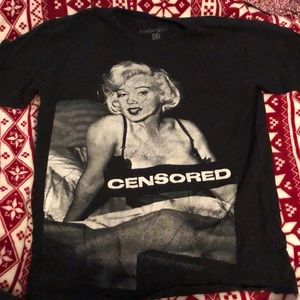 Marilyn Monroe t shirt.